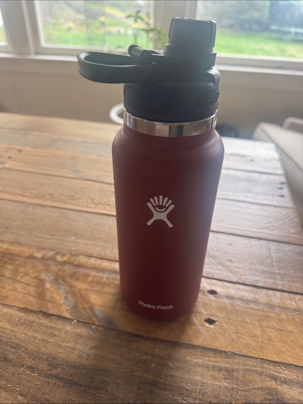 Hydro Flask Water Bottle | 32 oz | Berry | screw top lid